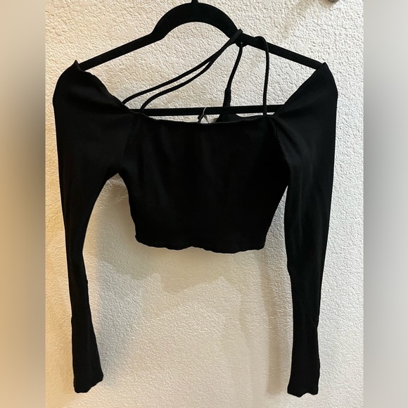 NEW Naked Wardrobe Black Long Slitted Sleeve Snatched Cross Strap Crop Top - Picture 3 of 7